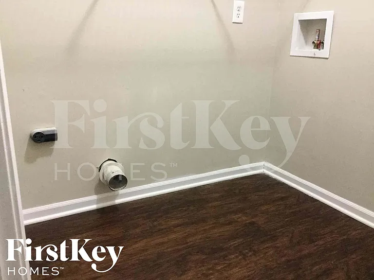 6914 Governors Point Blvd #B — Photo 8