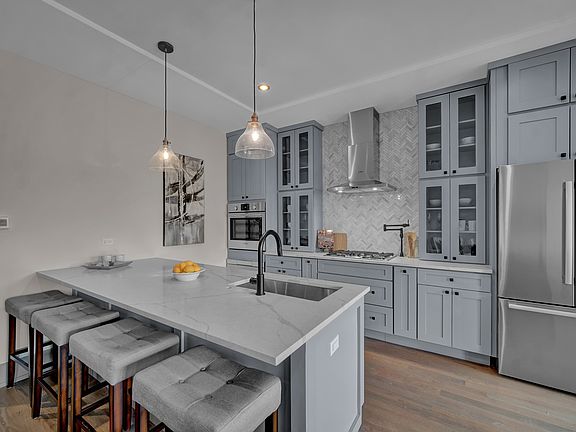 4th image of 4627 S Lake Park Ave #2S