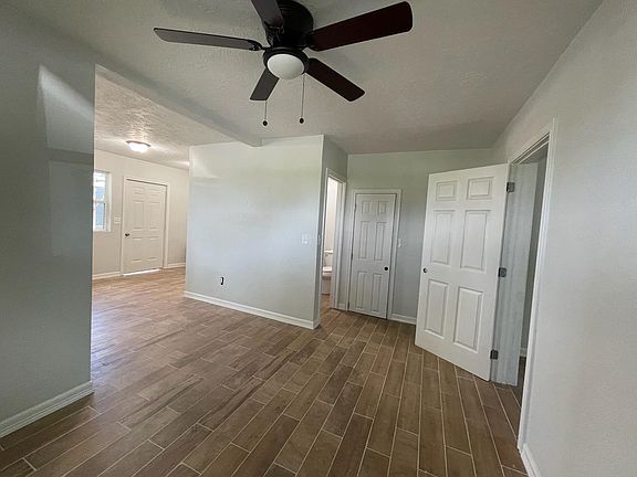 2nd image of 3420 Michigan St