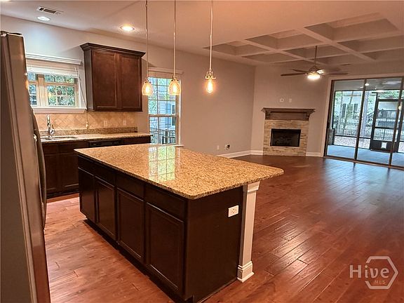 5th image of 150 Blackjack Oak Dr E
