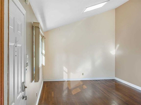3rd image of 78 Milton St