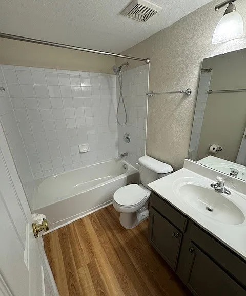 1996 Greenglen Dr #103 — Photo 8