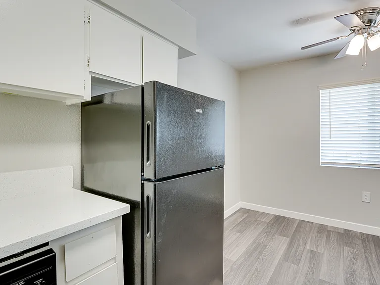 Red Rock Cove Apartments — Photo 19