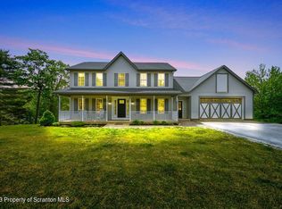 50 New Rail Ln, Pittston, PA 18640