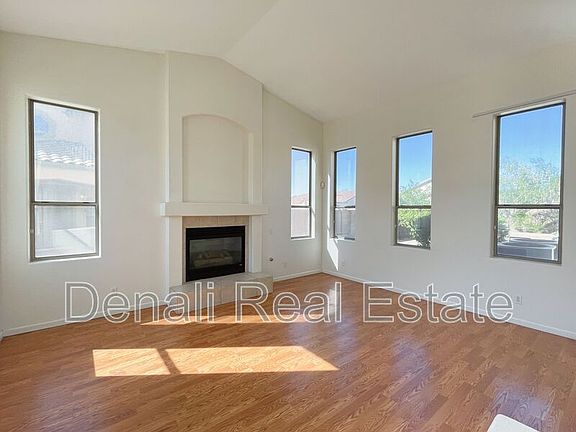 5th image of 22830 N 32nd Ln