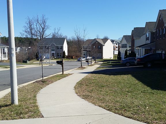 3rd image of 1008 Edgewater Ct