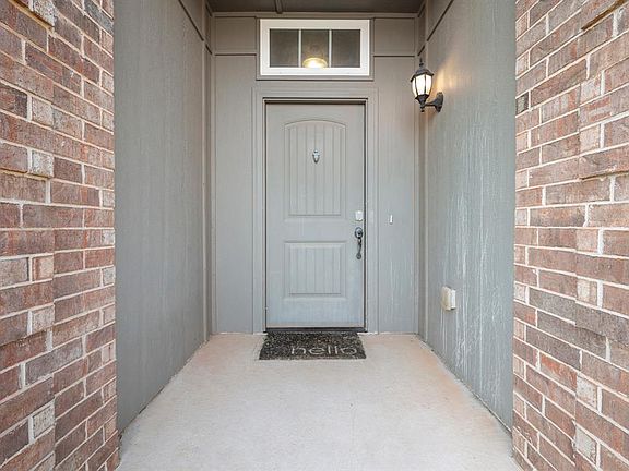5th image of 401 Tecumseh Meadows Ct