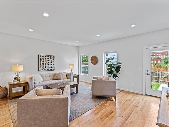 4th image of 4137 McRee Ave