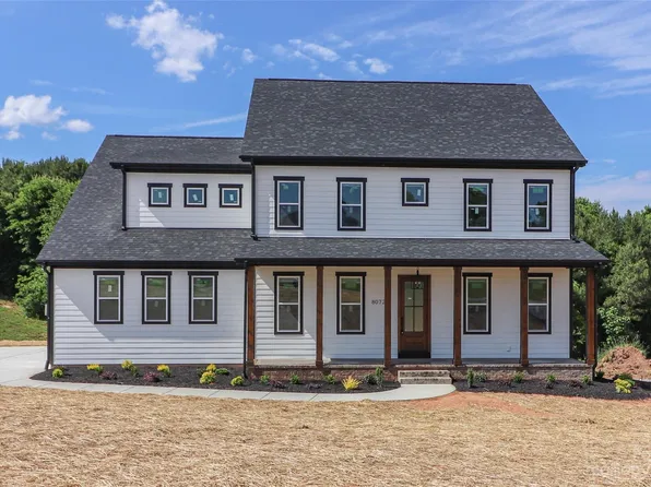 8072 Cypress St, Sherrills Ford, NC 28673