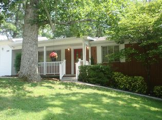 212 Iroquois Rd, Oak Ridge, TN 37830