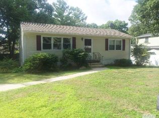 4 Locust St N, Lake Grove, NY 11755