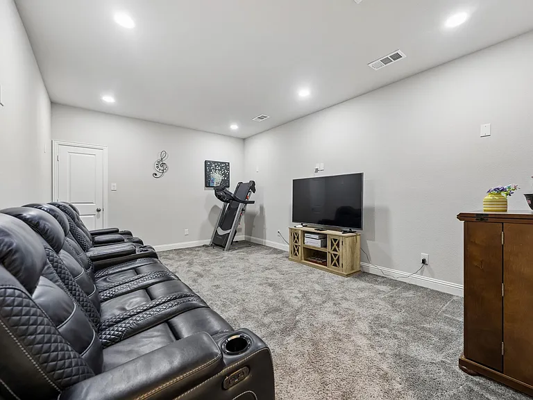 4500 El Paso Dr — Photo 29