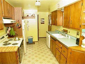 4th image of 245 Pross St