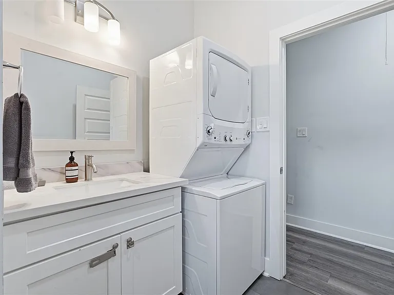 2620 Delafield St #A — Photo 11