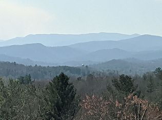 4521 Cove Loop Rd, Hendersonville, NC 28739