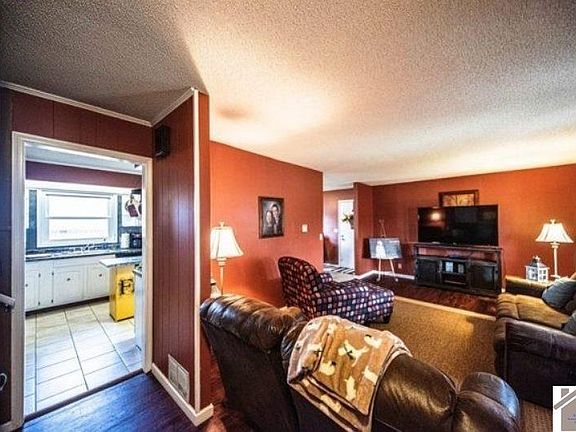2nd image of 782 Phillips Dr