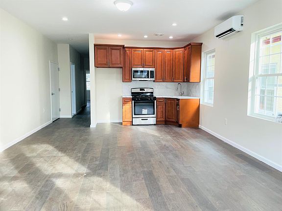 2nd image of 4162 Grace Ave #1