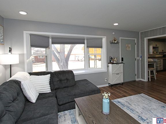 4th image of 2831 S 47th St