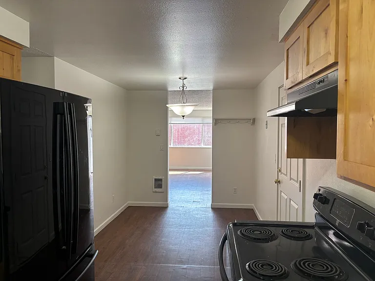 819 NW 7th St — Photo 3