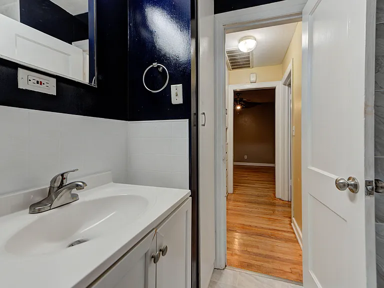 1005 W Eufaula St — Photo 22