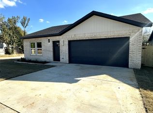 5512 Truman Dr, Fort Worth, TX 76112