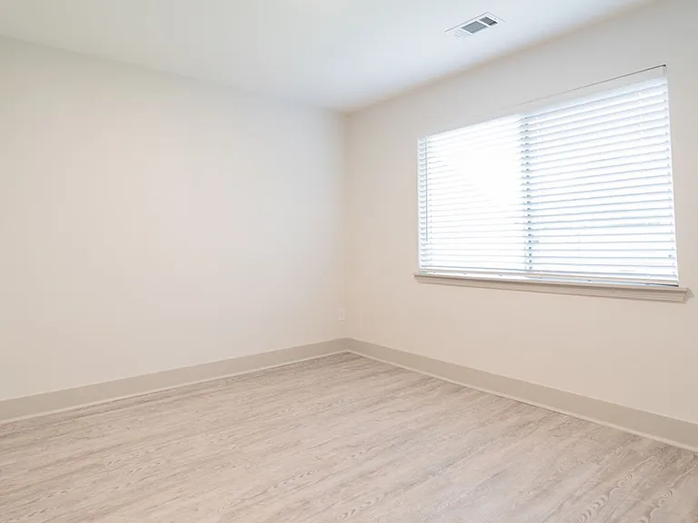 Emory Woods Apartments — Photo 19