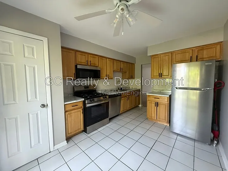 31 Washington Blvd #108 — Photo 2