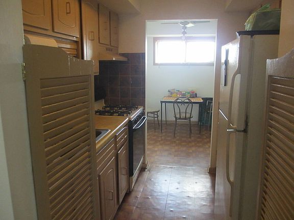3rd image of 2222 Country Club Dr APT 1