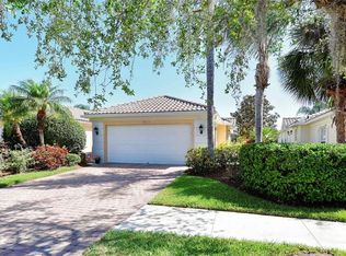 8834 Etera Dr, Sarasota, FL 34238
