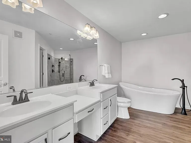 Master Bathroom with Double Vanity