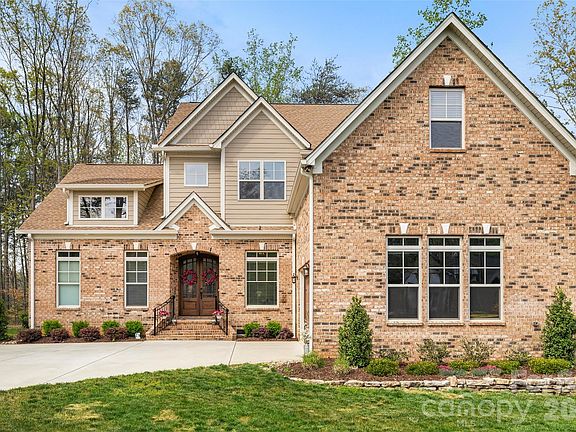 2nd image of 832 Bellegray Rd