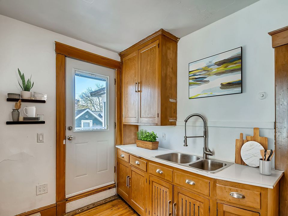 1st image of 2749 Colfax Ave S #2