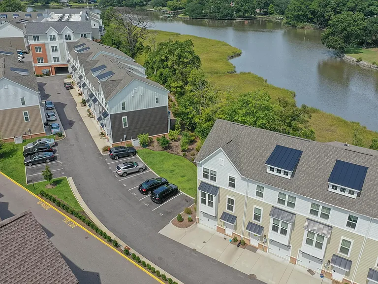 446 Westport St — Photo 35