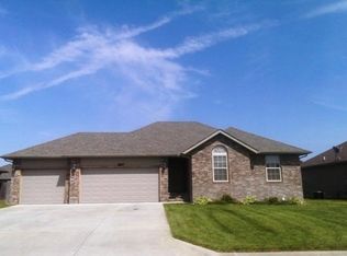 1104 S Canton Ave, Springfield, MO 65802