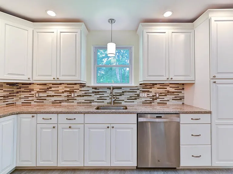 8700 Sudbury Pl — Photo 7