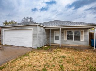 2513 SE 4th St, Bentonville, AR 72712