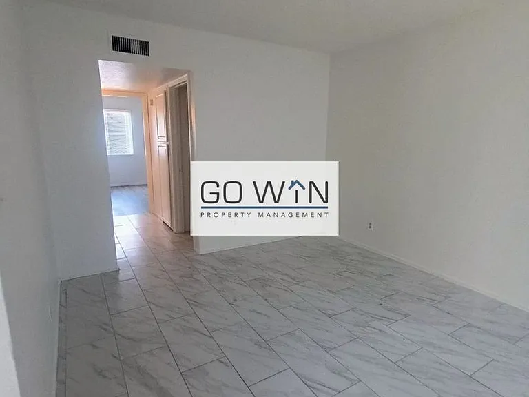 1102 W Cheryl Dr — Photo 7
