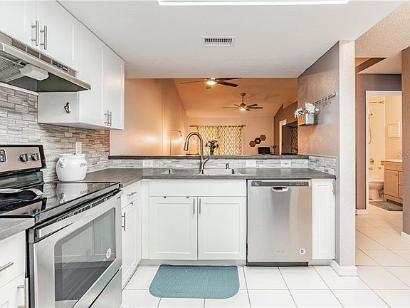 4th image of 10851 43rd St N APT 1004
