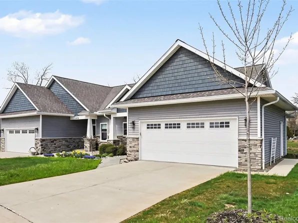 13332 Julie Anne Ct, Fenton, MI 48430