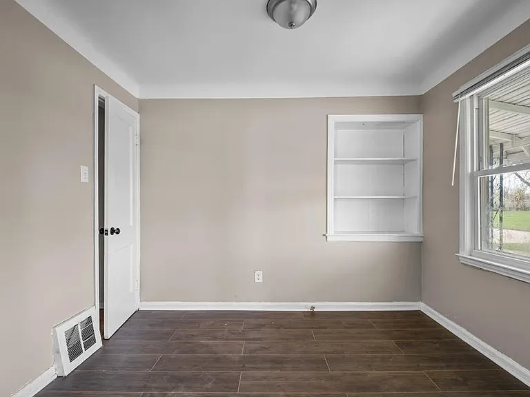 4049 Williams St — Photo 4