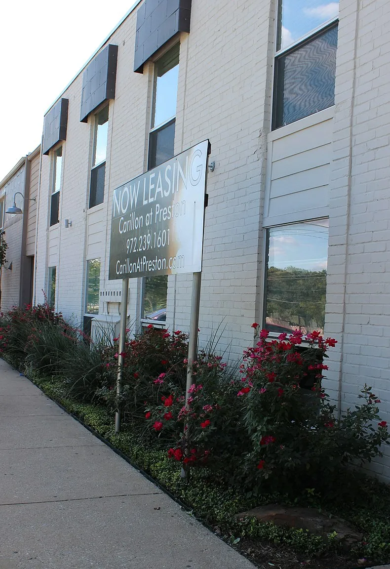 Carillon Apartments — Photo 2