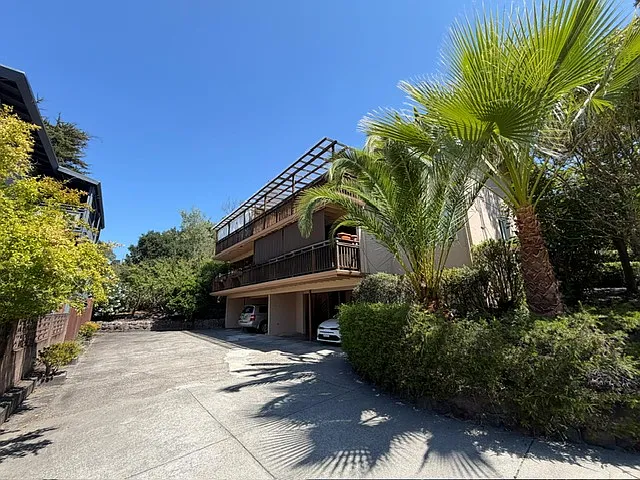 2 bed, 920 sqft, $3,100 — Photo 2