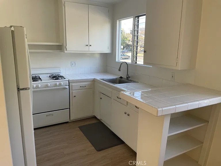 630 San Vicente Blvd #B — Photo 5