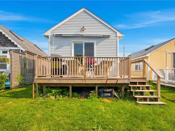 64-59 Burnside Ave, Narragansett, RI 02882