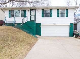 1607 21st St NW, Cedar Rapids, IA 52405