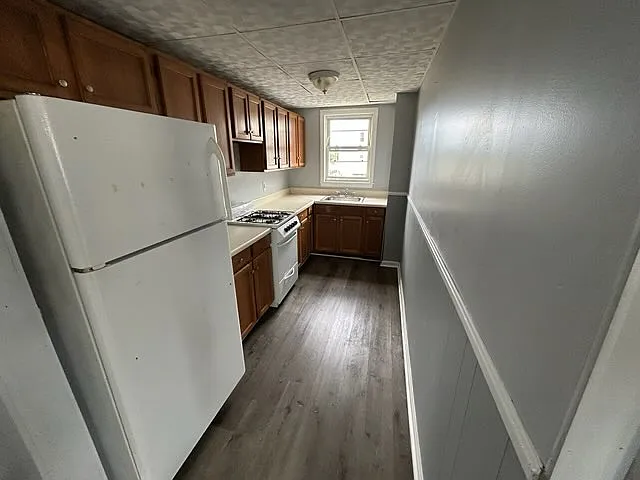 33 Malvey St #2F — Photo 8