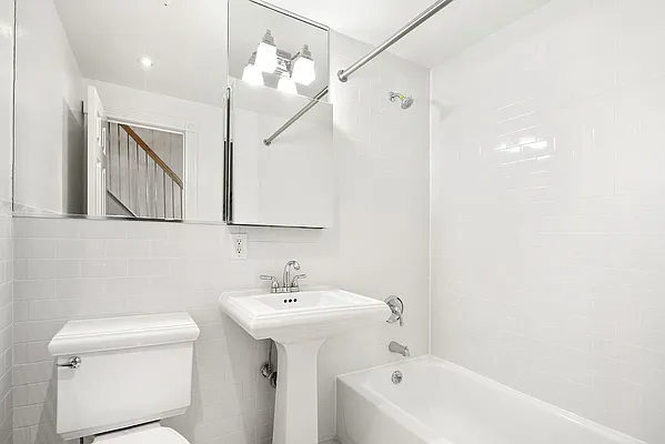 Rented by Cooper & Cooper Real Estate | media 10