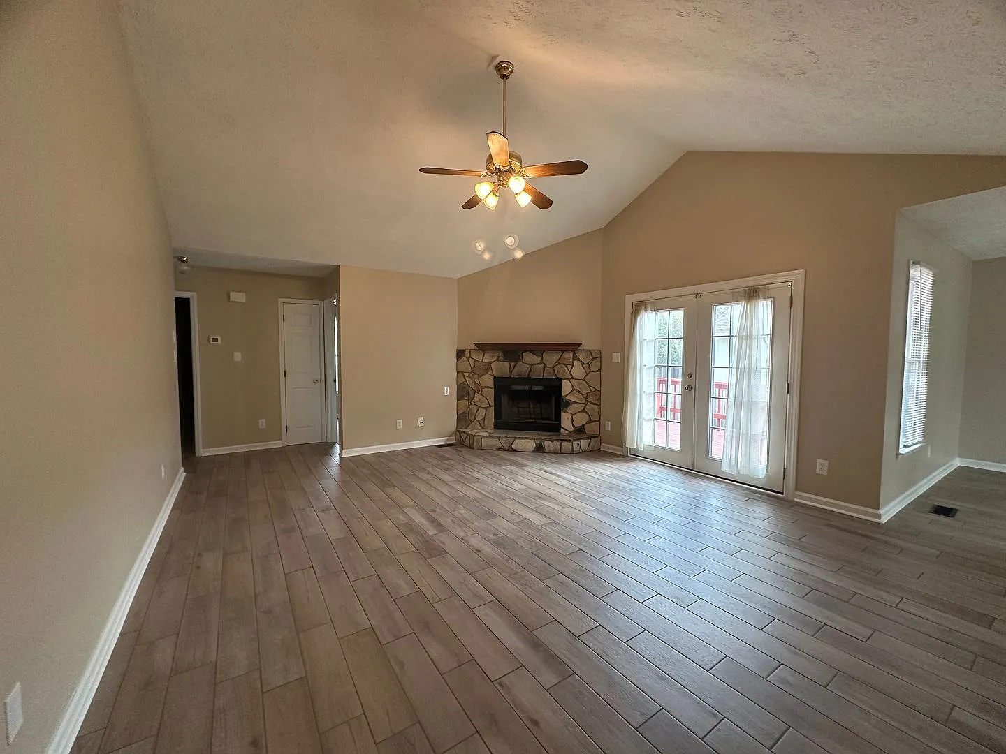 5598 Arapahoe Ct ~ Beaver Creek South — Photo 3