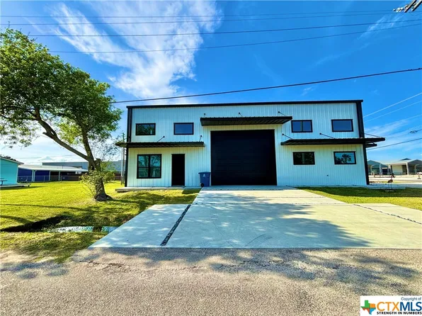 2634 W Monroe Ave, Port O Connor, TX 77982