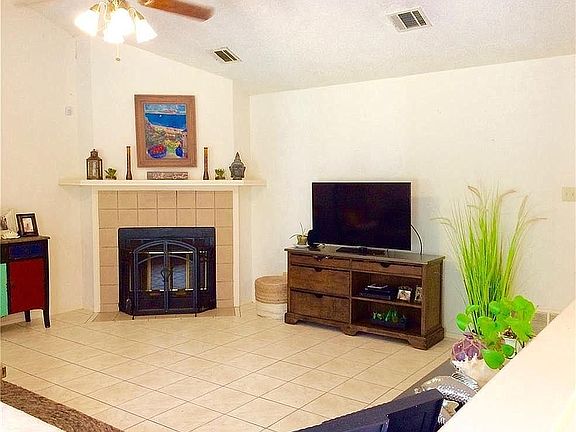 Living Room, Vault Ceiling